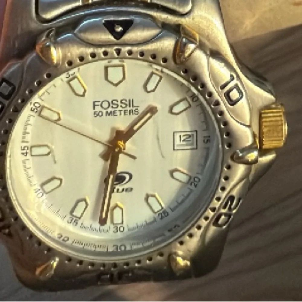 Men’s Fossil Two-Tone Dive Watch from early 2000’s - Picture 3 of 3